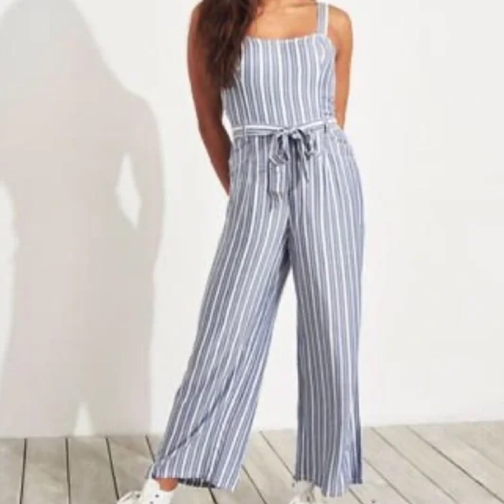 ‼️DONATING ON 7/1‼️ Hollister stripe belted jumpsuit